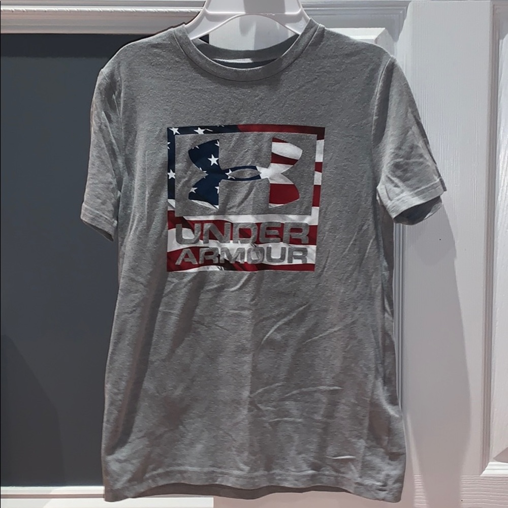 boys short sleeve t-shirt.
